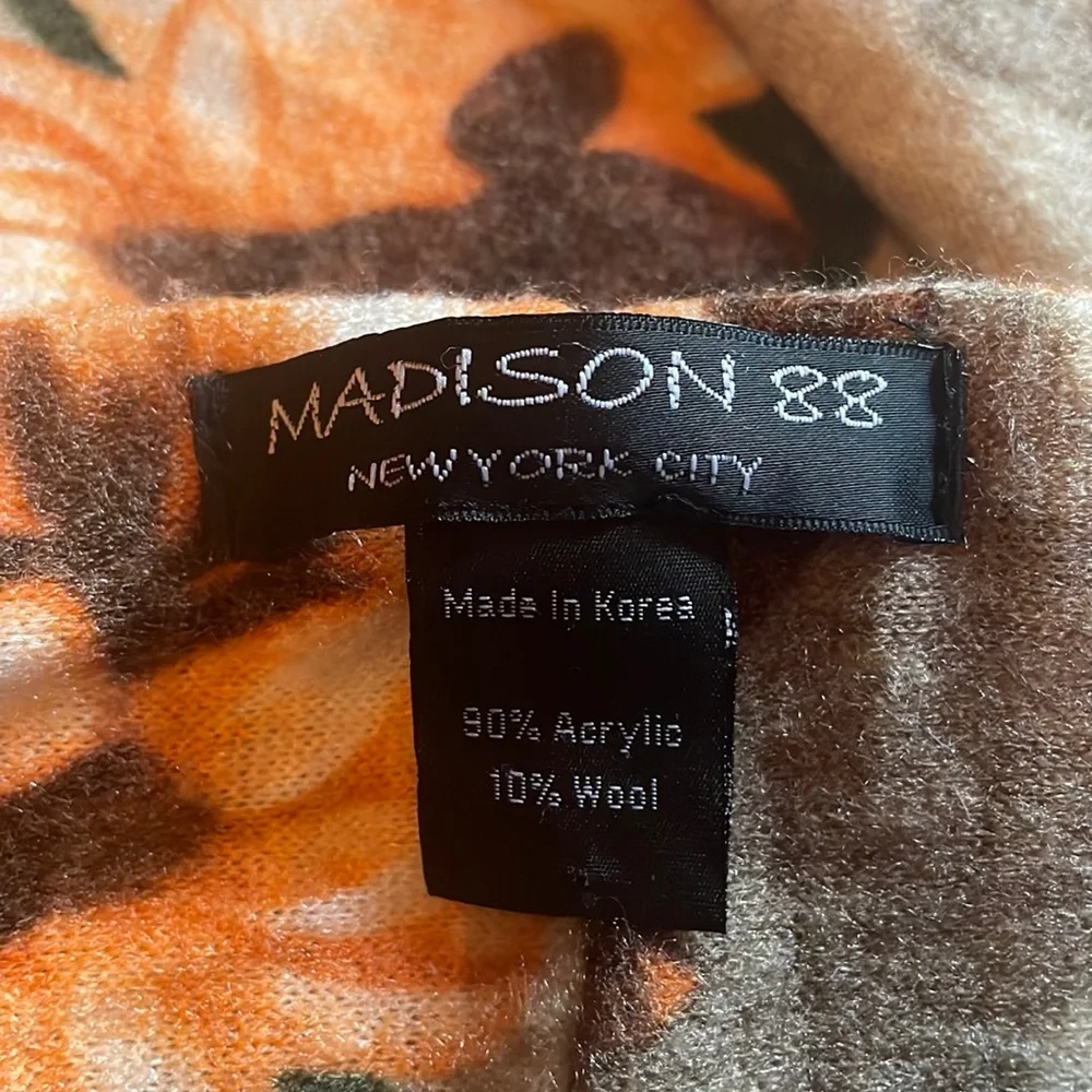 Madison 88 Wool Blend Floral Infinity Wrap Scarf🖤 - Picture 5 of 5